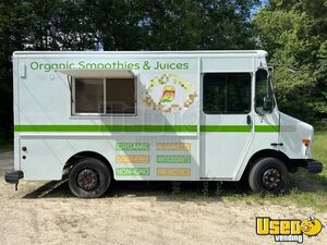 2004 Mt45 Beverage Truck All-purpose Food Truck Rhode Island Diesel Engine for Sale