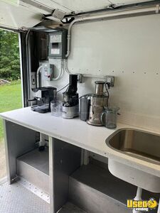 2004 Mt45 Beverage Truck All-purpose Food Truck Work Table Rhode Island for Sale