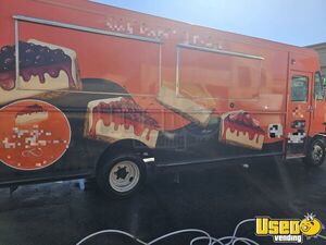 2004 Mt45 Chassis All-purpose Food Truck Concession Window Virginia Diesel Engine for Sale