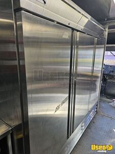 2004 Mt45 Chassis All-purpose Food Truck Convection Oven Virginia Diesel Engine for Sale