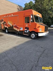 2004 Mt45 Chassis All-purpose Food Truck Generator Virginia Diesel Engine for Sale