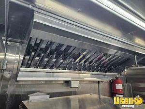 2004 Mt45 Chassis All-purpose Food Truck Hot Water Heater Virginia Diesel Engine for Sale