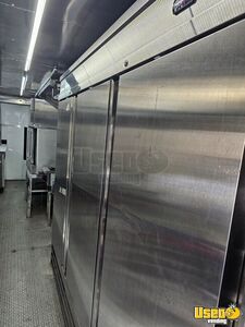 2004 Mt45 Chassis All-purpose Food Truck Prep Station Cooler Virginia Diesel Engine for Sale