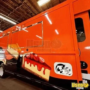 2004 Mt45 Chassis All-purpose Food Truck Propane Tank Virginia Diesel Engine for Sale