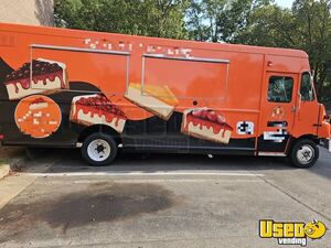 2004 Mt45 Chassis All-purpose Food Truck Virginia Diesel Engine for Sale