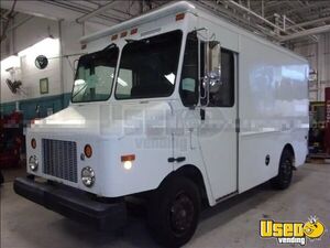 Low Mileage - 2004 22' Freightliner MT45 Chassis Diesel Step Van | Empty Truck for Mobile Business for Sale in Virginia!
