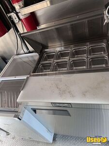 2004 Mt45 Kitchen Food Truck All-purpose Food Truck Deep Freezer Maryland Diesel Engine for Sale