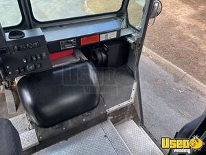 2004 Mt45 Kitchen Food Truck All-purpose Food Truck Generator Maryland Diesel Engine for Sale