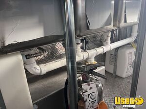 2004 Mt45 Kitchen Food Truck All-purpose Food Truck Interior Lighting Maryland Diesel Engine for Sale