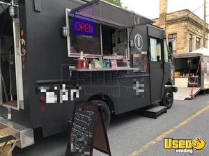 2004 Mt45 Kitchen Food Truck All-purpose Food Truck Spare Tire West Virginia Diesel Engine for Sale