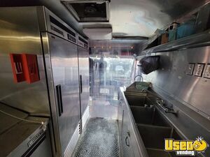 2004 Mt45 Kitchen Food Truck All-purpose Food Truck Stainless Steel Wall Covers Texas Diesel Engine for Sale