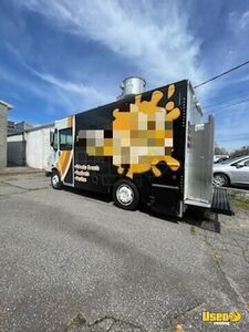 2004 Mt45 Step Van Kitchen Food Truck All-purpose Food Truck Air Conditioning North Carolina Diesel Engine for Sale