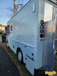 2004 Mt45 Step Van Kitchen Food Truck All-purpose Food Truck Awning Maryland Diesel Engine for Sale