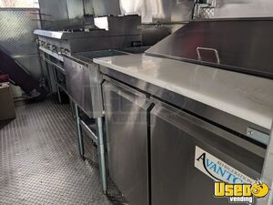 2004 Mt45 Step Van Kitchen Food Truck All-purpose Food Truck Backup Camera North Carolina Diesel Engine for Sale