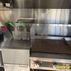 2004 Mt45 Step Van Kitchen Food Truck All-purpose Food Truck Concession Window Florida Diesel Engine for Sale