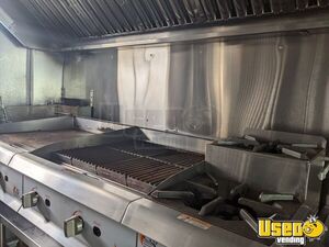 2004 Mt45 Step Van Kitchen Food Truck All-purpose Food Truck Diamond Plated Aluminum Flooring North Carolina Diesel Engine for Sale