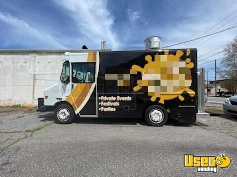 2004 Mt45 Step Van Kitchen Food Truck All-purpose Food Truck North Carolina Diesel Engine for Sale