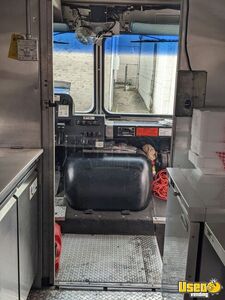 2004 Mt45 Step Van Kitchen Food Truck All-purpose Food Truck Prep Station Cooler North Carolina Diesel Engine for Sale