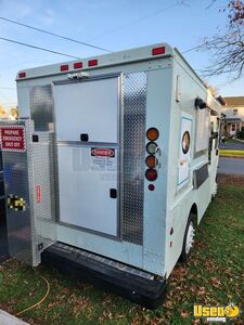 2004 Mt45 Step Van Kitchen Food Truck All-purpose Food Truck Stainless Steel Wall Covers Maryland Diesel Engine for Sale