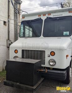 2004 Mt45 Step Van Kitchen Food Truck All-purpose Food Truck Stainless Steel Wall Covers North Carolina Diesel Engine for Sale