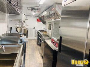 2004 Mt55 Kitchen Food Truck All-purpose Food Truck Upright Freezer Oklahoma Diesel Engine for Sale