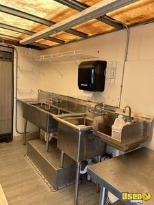 2004 P-series All-purpose Food Truck Diamond Plated Aluminum Flooring Minnesota Diesel Engine for Sale