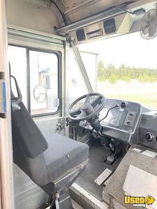 2004 P30 Utilimaster Mobile Hair Salon Truck Mobile Hair Salon Truck 22 Washington Gas Engine for Sale