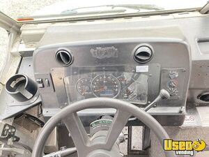 2004 P30 Utilimaster Mobile Hair Salon Truck Mobile Hair Salon Truck Gas Engine Washington Gas Engine for Sale