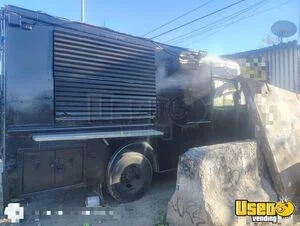 2004 P40 All-purpose Food Truck Concession Window New York Diesel Engine for Sale