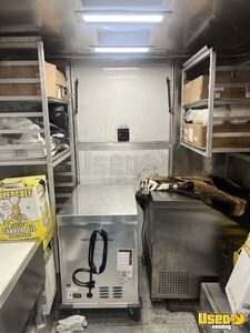2004 P42 All-purpose Food Truck Diamond Plated Aluminum Flooring Virginia Diesel Engine for Sale