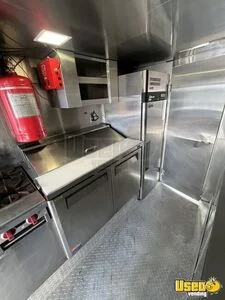 2004 P42 Catering Food Truck Exterior Customer Counter California Diesel Engine for Sale