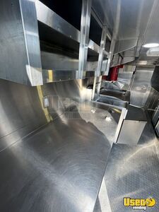 2004 P42 Catering Food Truck Floor Drains California Diesel Engine for Sale