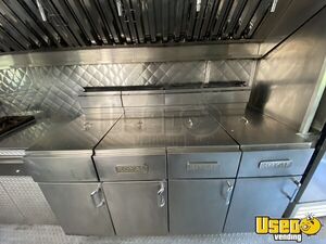2004 P42 Kitchen Food Truck All-purpose Food Truck Exterior Customer Counter California Gas Engine for Sale