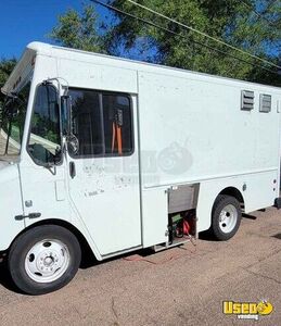 2004 P42 Kitchen Food Truck All-purpose Food Truck Propane Tank Colorado Diesel Engine for Sale