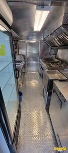 2004 P42 Kitchen Food Truck All-purpose Food Truck Refrigerator Colorado Diesel Engine for Sale