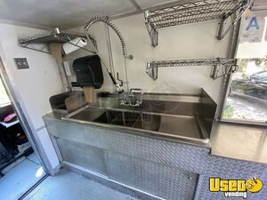 2004 P42 Kitchen Food Truck All-purpose Food Truck Shore Power Cord California Gas Engine for Sale