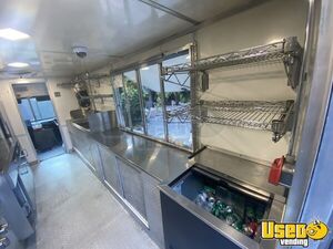 2004 P42 Kitchen Food Truck All-purpose Food Truck Surveillance Cameras California Gas Engine for Sale