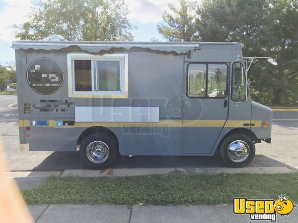 2004 P42 Kitchen Food Truck All-purpose Food Truck Virginia Diesel Engine for Sale