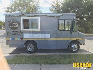 2004 P42 Kitchen Food Truck All-purpose Food Truck Virginia Diesel Engine for Sale