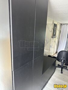 2004 P42 Mobile Beauty Spa Truck Mobile Hair & Nail Salon Truck Interior Lighting Indiana Diesel Engine for Sale