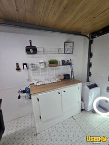 2004 P42 Mobile Hair Salon Truck Mobile Hair & Nail Salon Truck 22 Montana Gas Engine for Sale