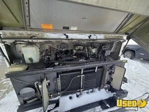 2004 P42 Mobile Hair Salon Truck Mobile Hair & Nail Salon Truck 31 Montana Gas Engine for Sale