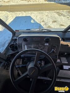 2004 P42 Mobile Hair Salon Truck Mobile Hair & Nail Salon Truck Breaker Panel Montana Gas Engine for Sale