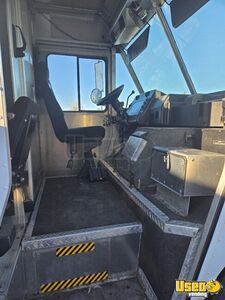 2004 P42 Mobile Hair Salon Truck Mobile Hair & Nail Salon Truck Electrical Outlets Montana Gas Engine for Sale