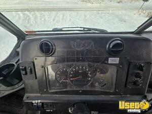 2004 P42 Mobile Hair Salon Truck Mobile Hair & Nail Salon Truck Fresh Water Tank Montana Gas Engine for Sale