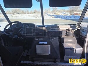 2004 P42 Mobile Hair Salon Truck Mobile Hair & Nail Salon Truck Hot Water Heater Montana Gas Engine for Sale