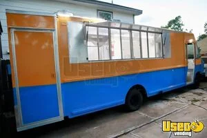 2004 P42 Step Van All-purpose Food Truck Diamond Plated Aluminum Flooring Texas Gas Engine for Sale