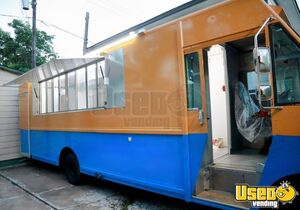 2004 P42 Step Van All-purpose Food Truck Exterior Customer Counter Texas Gas Engine for Sale