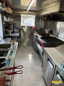 2004 P42 Step Van Kitchen Food Truck All-purpose Food Truck Stainless Steel Wall Covers South Carolina Diesel Engine for Sale