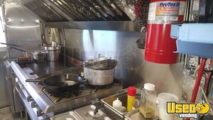 2004 P42 Taco Food Truck Diamond Plated Aluminum Flooring Connecticut Diesel Engine for Sale